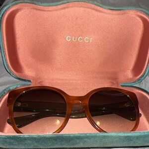 Vintage Gucci glasses with original glass case that haven’t been authenticated.
